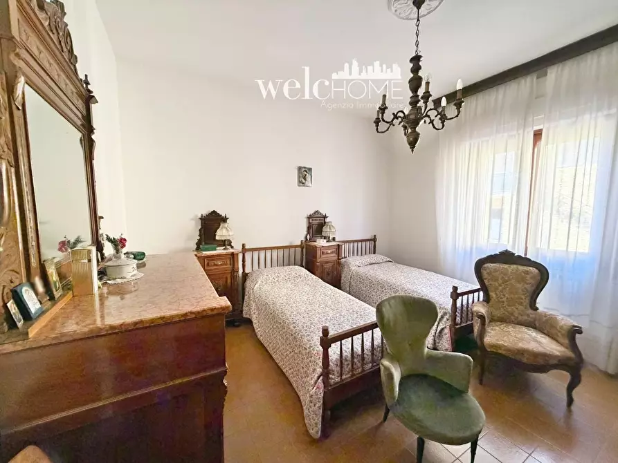 Immagine 37 di Appartamento in vendita  a Campi Bisenzio