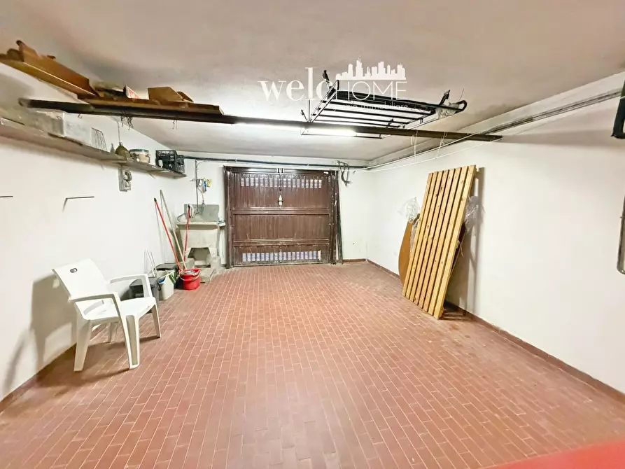 Immagine 29 di Appartamento in vendita  a Campi Bisenzio