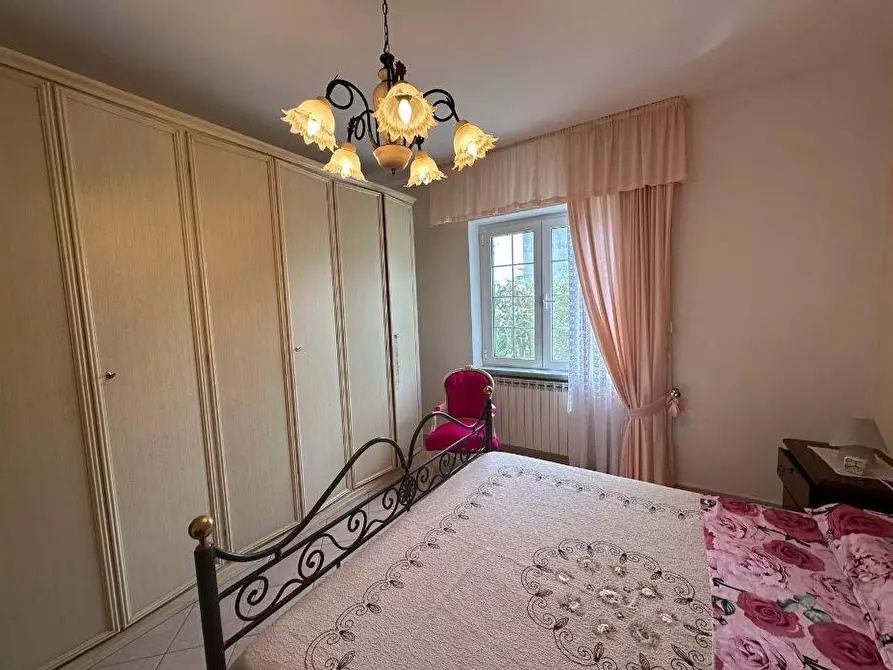Immagine 11 di Casa bifamiliare in vendita  a Ortonovo
