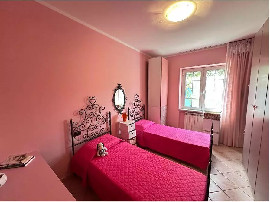 Immagine 14 di Casa bifamiliare in vendita  a Ortonovo