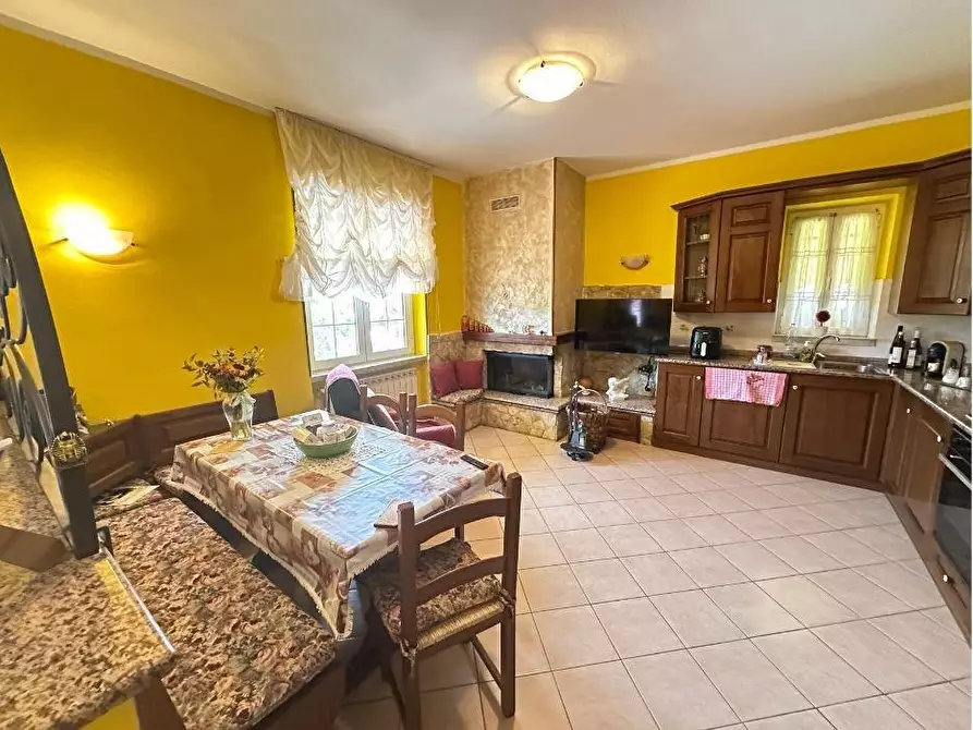Immagine 4 di Casa bifamiliare in vendita  a Ortonovo