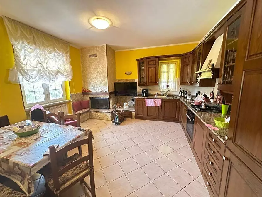 Immagine 5 di Casa bifamiliare in vendita  a Ortonovo