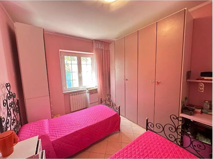 Immagine 15 di Casa bifamiliare in vendita  a Ortonovo