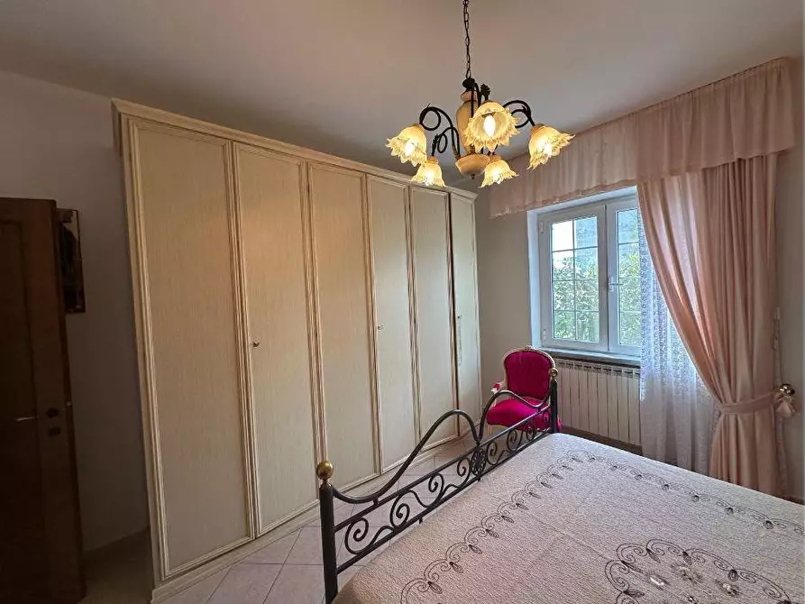 Immagine 10 di Casa bifamiliare in vendita  a Ortonovo