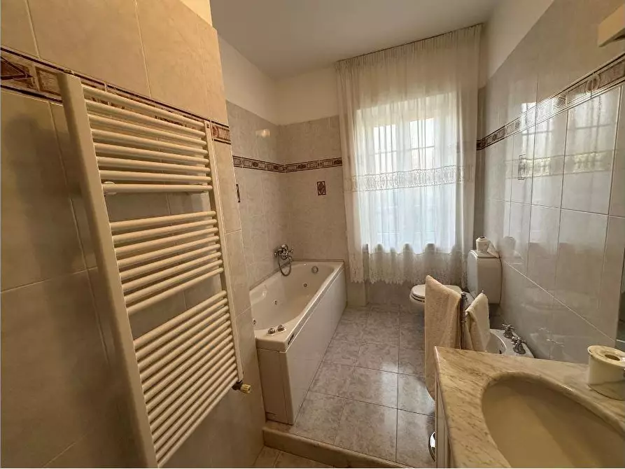 Immagine 17 di Casa bifamiliare in vendita  a Ortonovo
