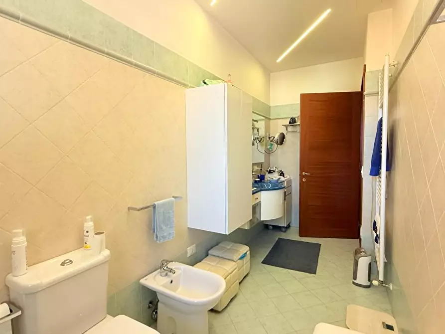 Immagine 22 di Appartamento in vendita  a Montecatini Terme