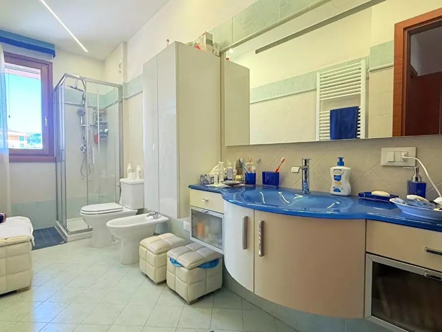 Immagine 21 di Appartamento in vendita  a Montecatini Terme