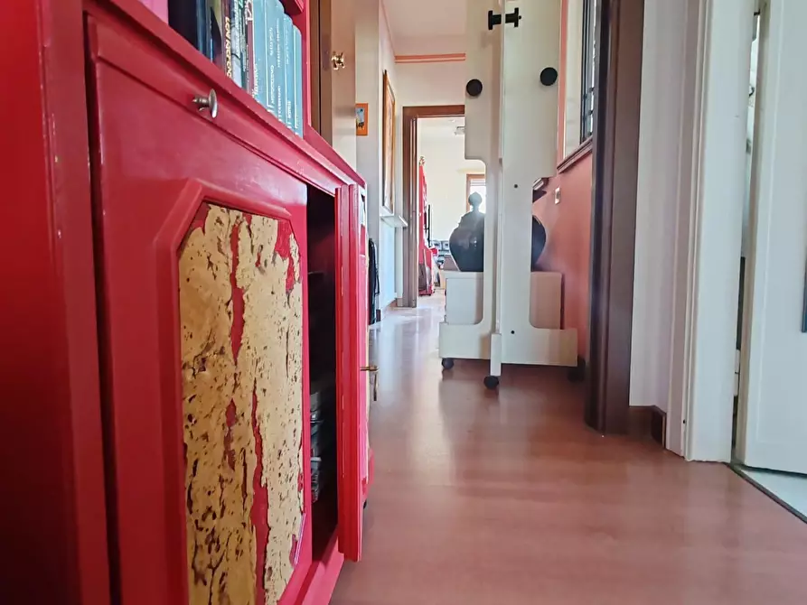 Immagine 9 di Appartamento in vendita  a Massa