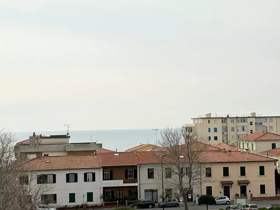 Immagine 5 di Appartamento in vendita  a Rosignano Marittimo