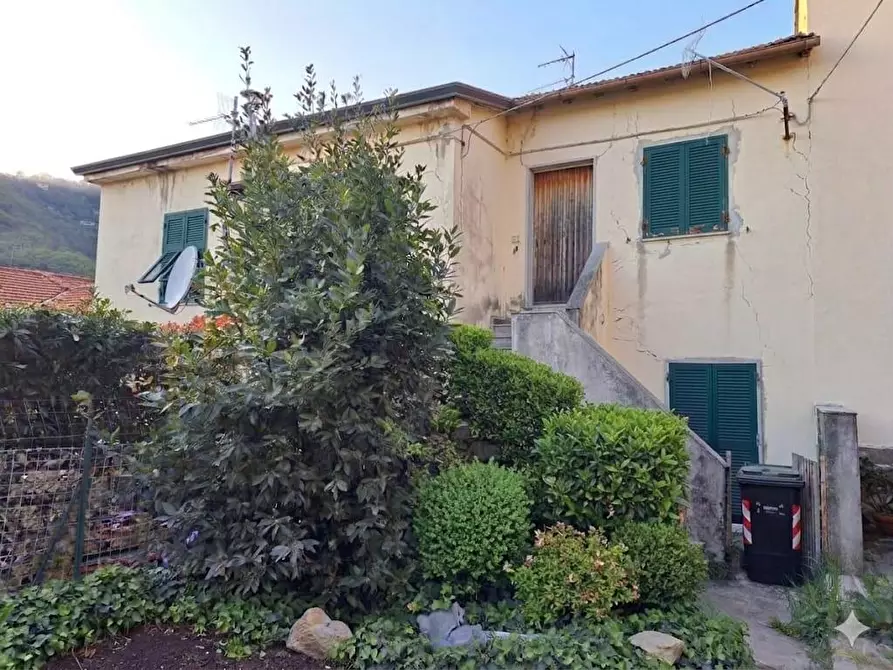 Immagine 13 di Casa semindipendente in vendita  a Carrara