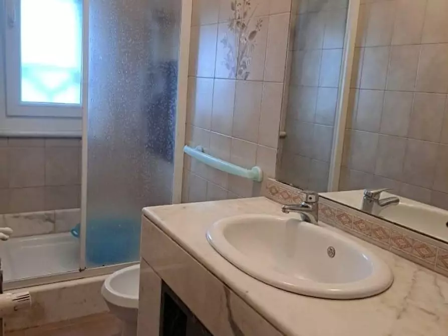 Immagine 9 di Casa semindipendente in vendita  a Carrara