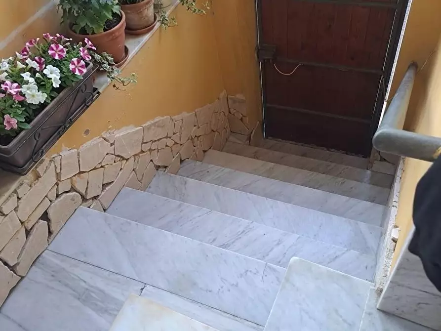 Immagine 2 di Casa semindipendente in vendita  a Carrara