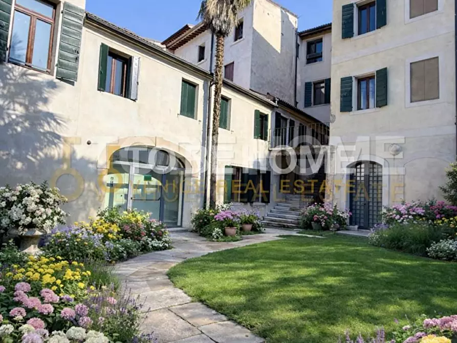 Immagine 23 di Villa in vendita  a Bassano Del Grappa