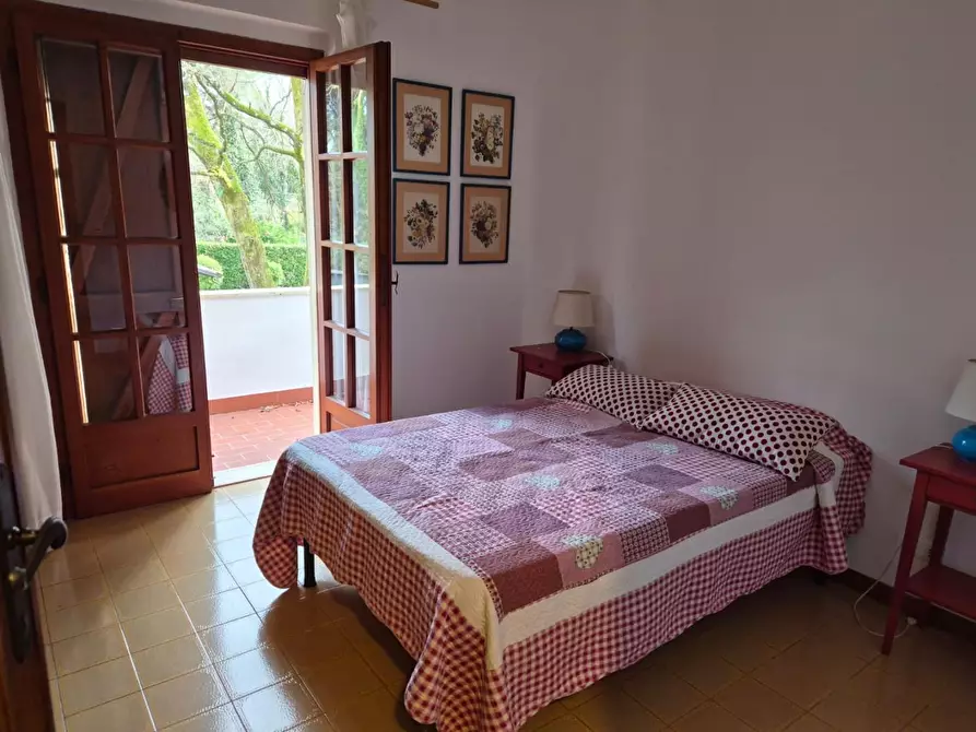 Immagine 20 di Casa bifamiliare in vendita  a Massa