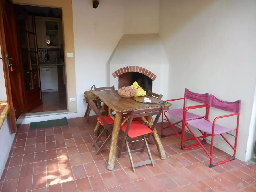 Immagine 13 di Casa bifamiliare in vendita  a Massa