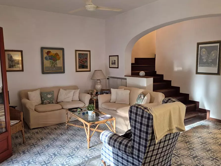 Immagine 11 di Casa bifamiliare in vendita  a Massa