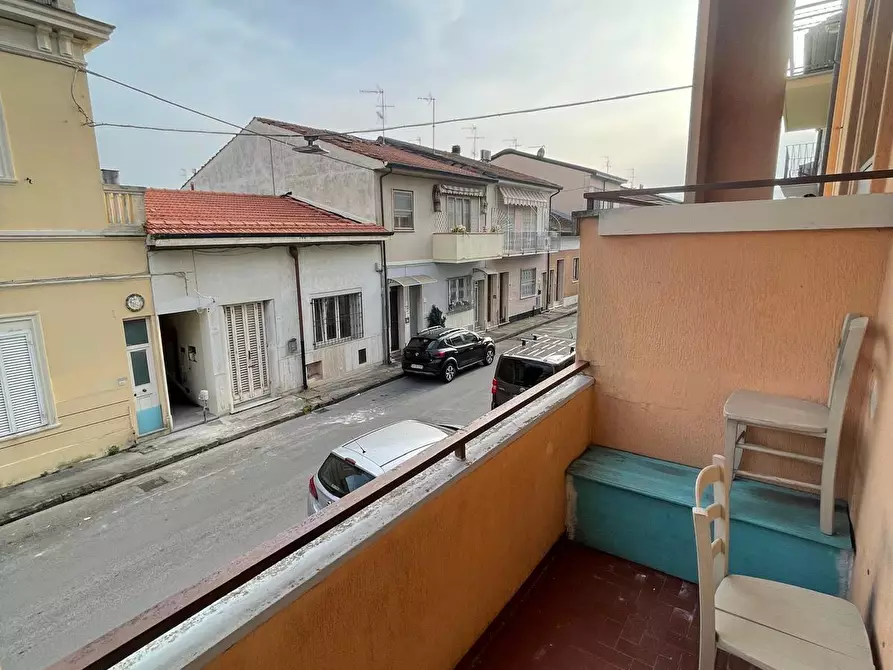 Immagine 11 di Appartamento in affitto  a Viareggio
