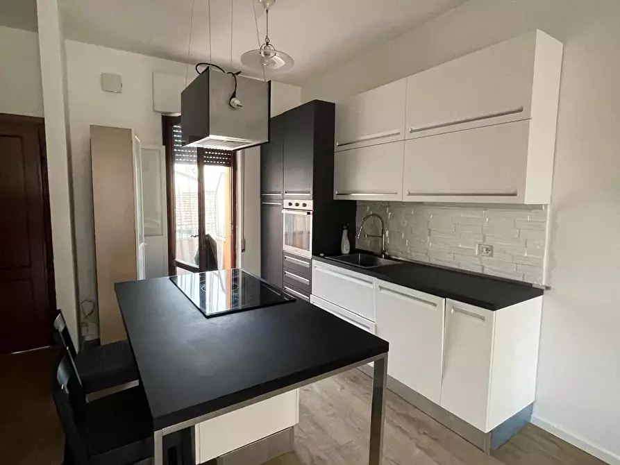 Immagine 1 di Appartamento in affitto  a Viareggio