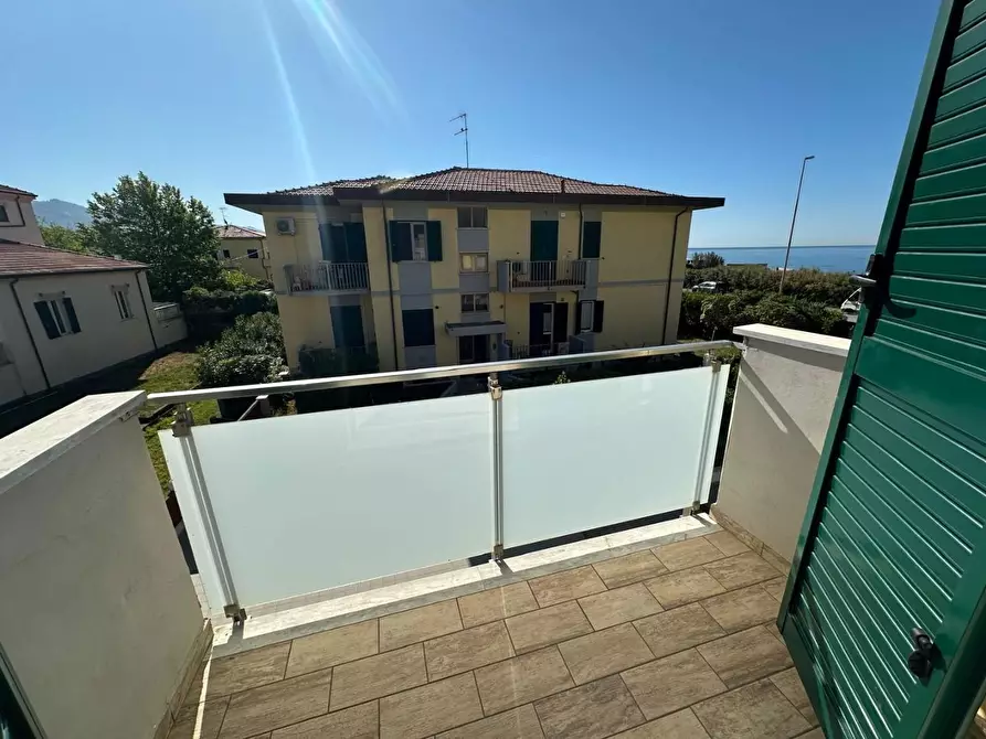 Immagine 6 di Appartamento in vendita  a Carrara