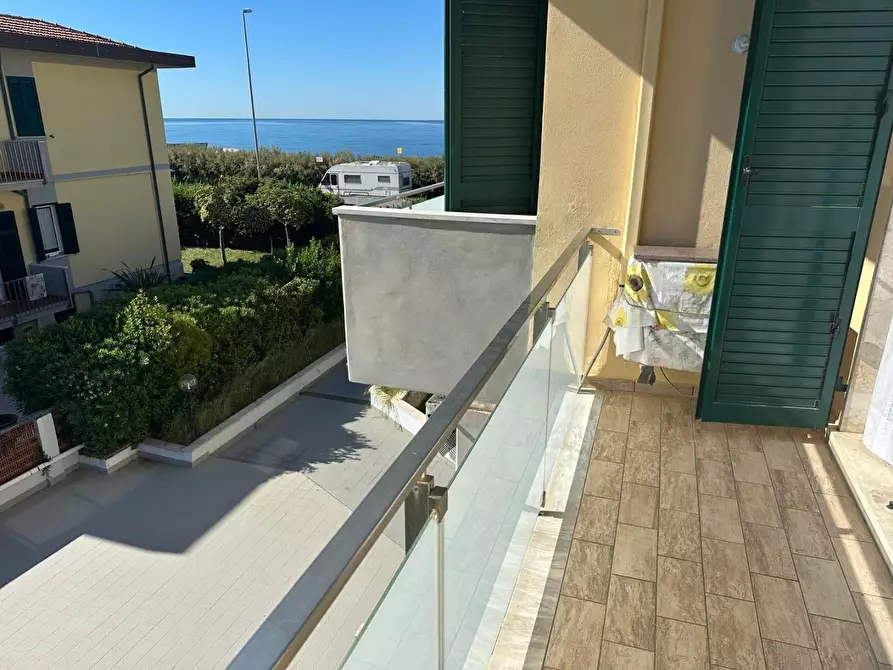 Immagine 15 di Appartamento in vendita  a Carrara