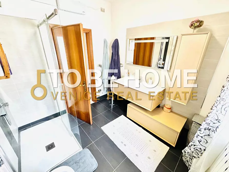 Immagine 16 di Porzione di casa in vendita  a Venezia