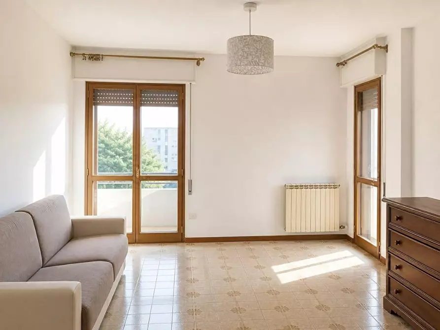 Immagine 1 di Appartamento in vendita  a Viareggio