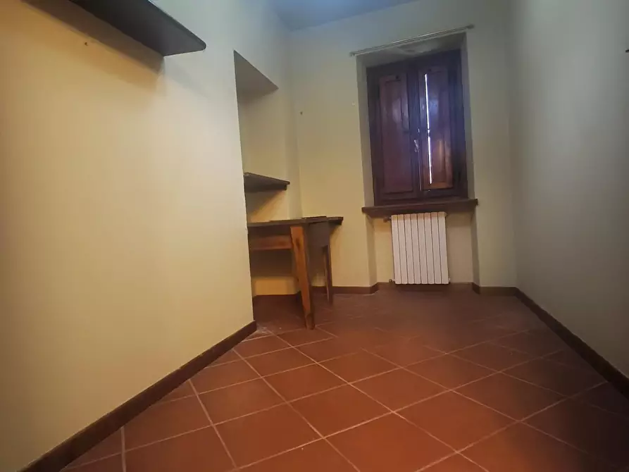 Immagine 16 di Appartamento in affitto  a Lucca