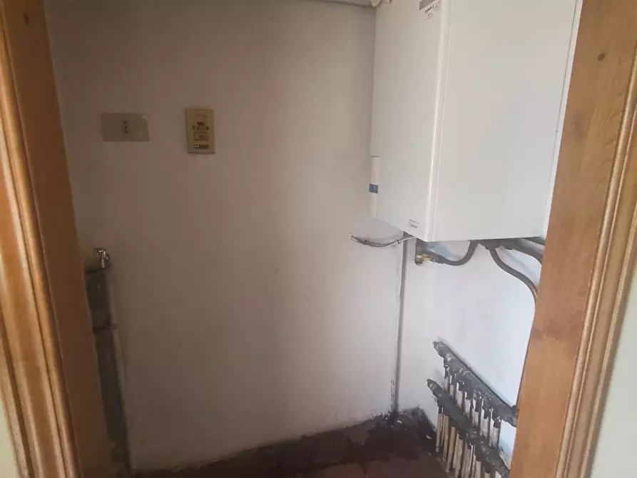 Immagine 11 di Appartamento in affitto  a Lucca