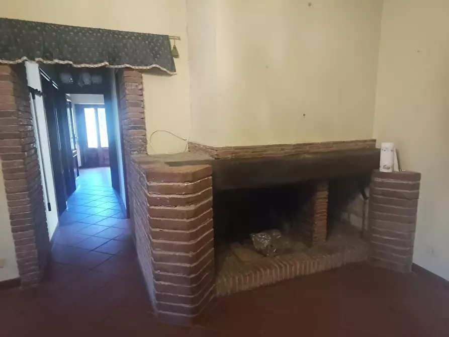 Immagine 10 di Appartamento in affitto  a Lucca