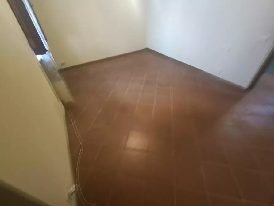 Immagine 19 di Appartamento in affitto  a Lucca