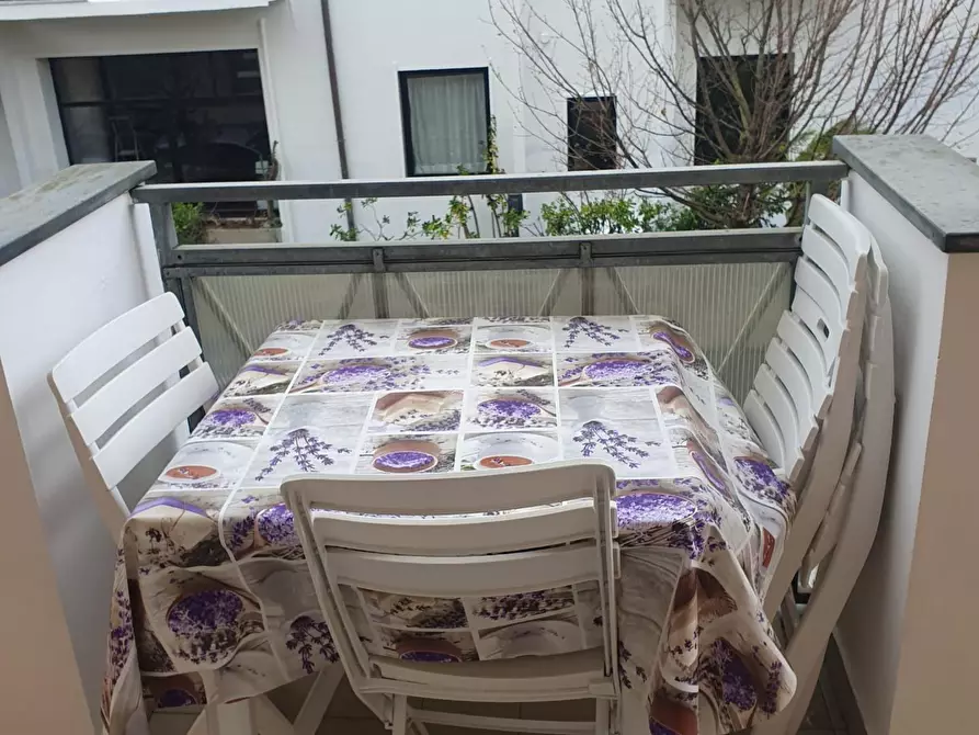 Immagine 3 di Appartamento in affitto  a Camaiore