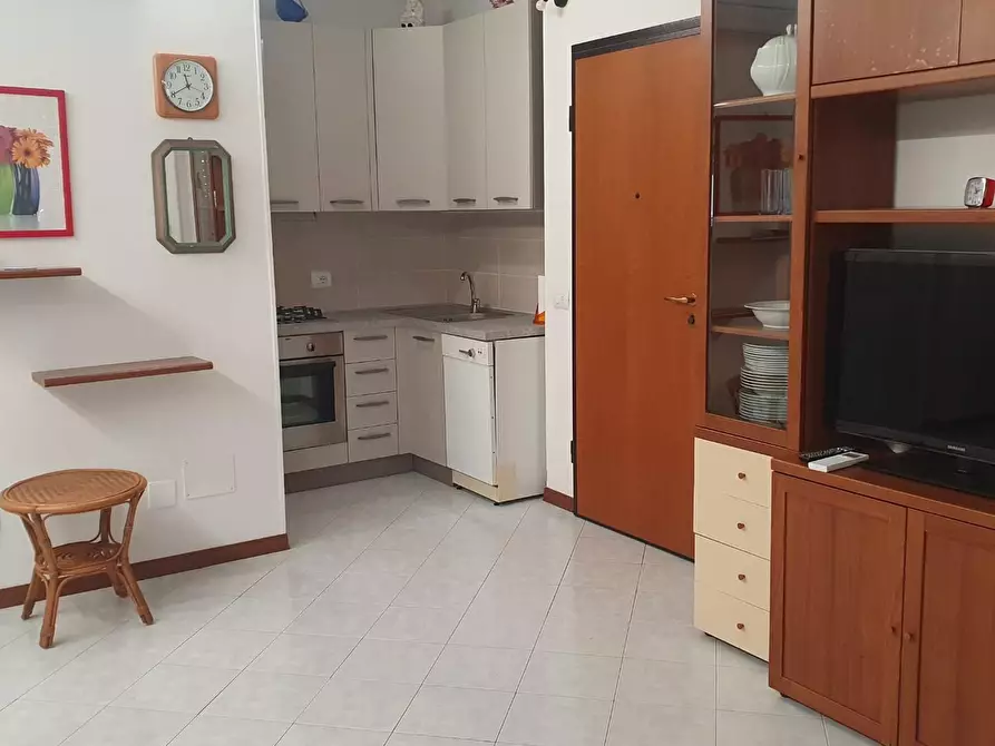 Immagine 2 di Appartamento in affitto  a Camaiore