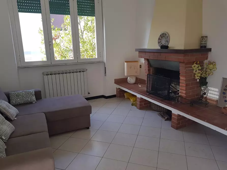 Immagine 1 di Appartamento in affitto  a Camaiore