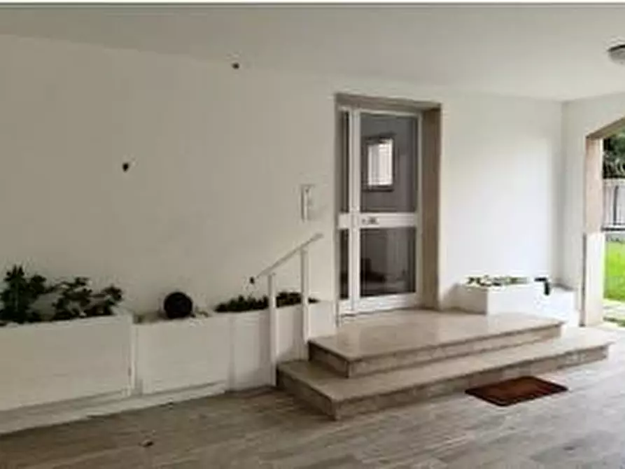 Immagine 3 di Appartamento in vendita  a Massa