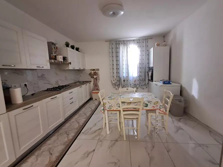 Immagine 4 di Villa in vendita  a Ponsacco