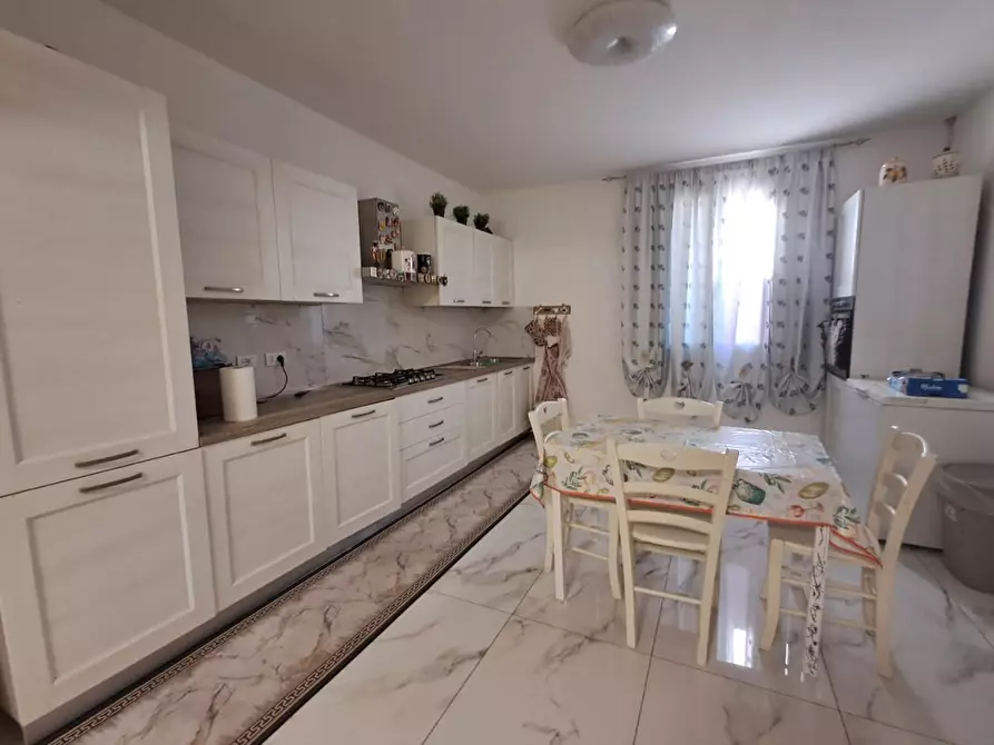 Immagine 3 di Villa in vendita  a Ponsacco