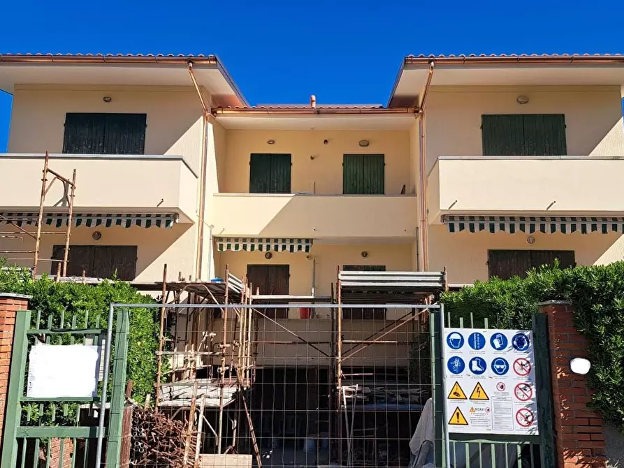 Immagine 12 di Appartamento in vendita  a Rosignano Marittimo