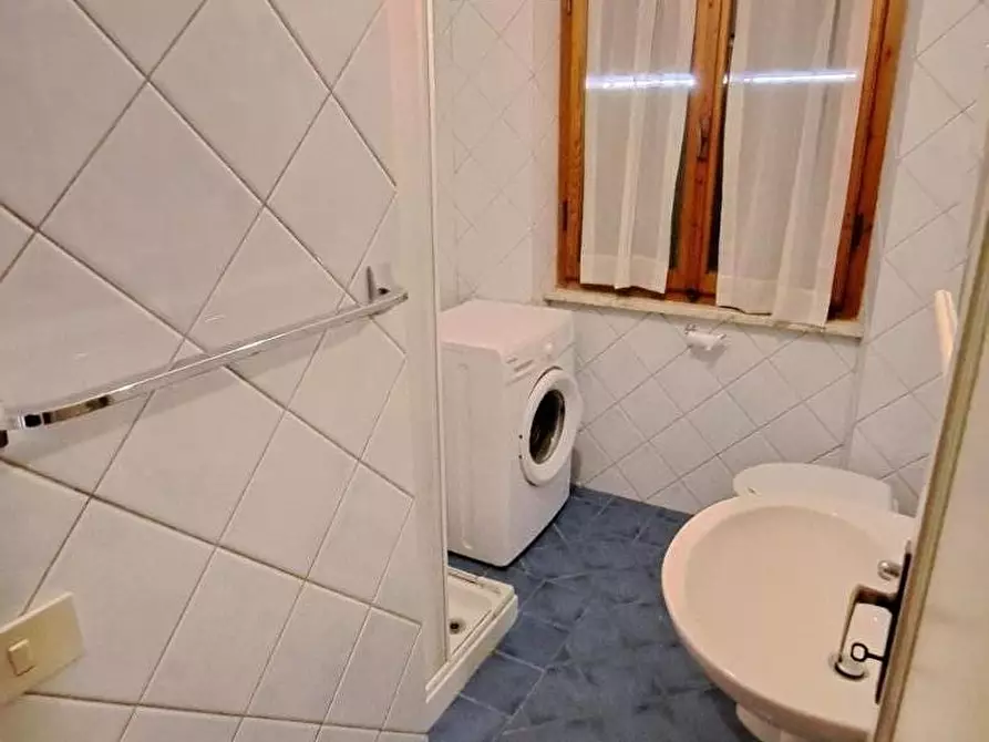 Immagine 11 di Appartamento in vendita  a Rosignano Marittimo