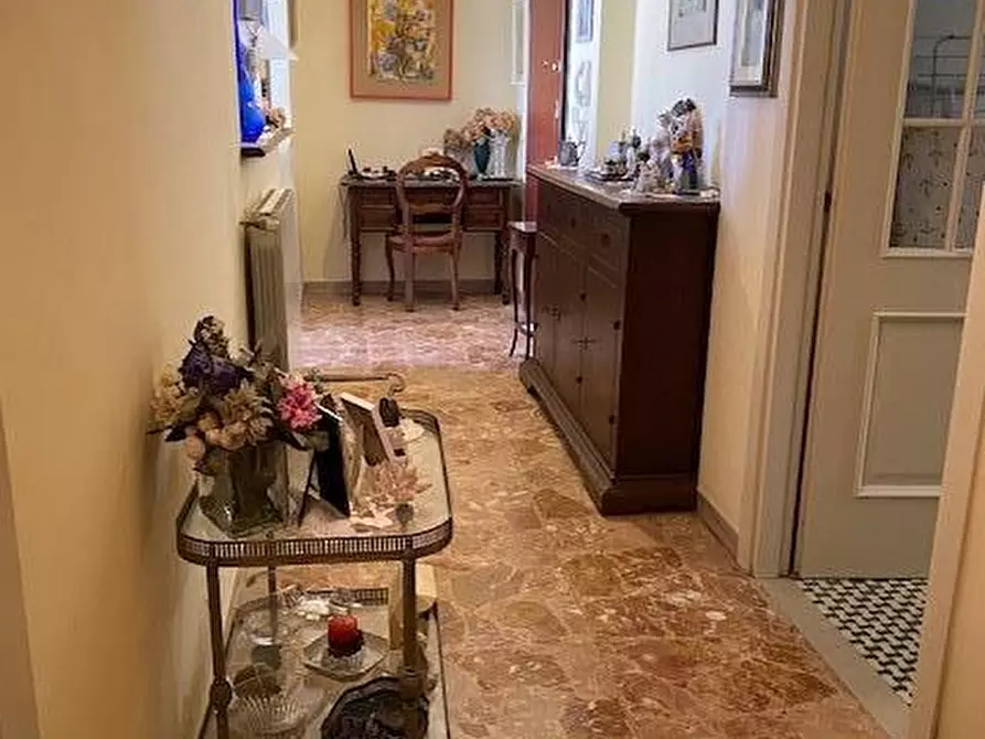 Immagine 6 di Appartamento in vendita  a Camaiore