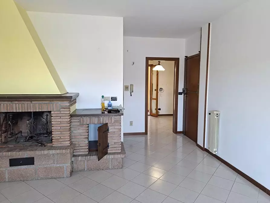 Immagine 1 di Appartamento in vendita  a Cecina