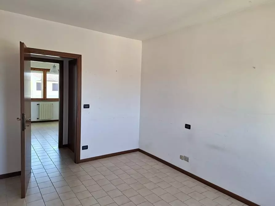 Immagine 12 di Appartamento in vendita  a Cecina