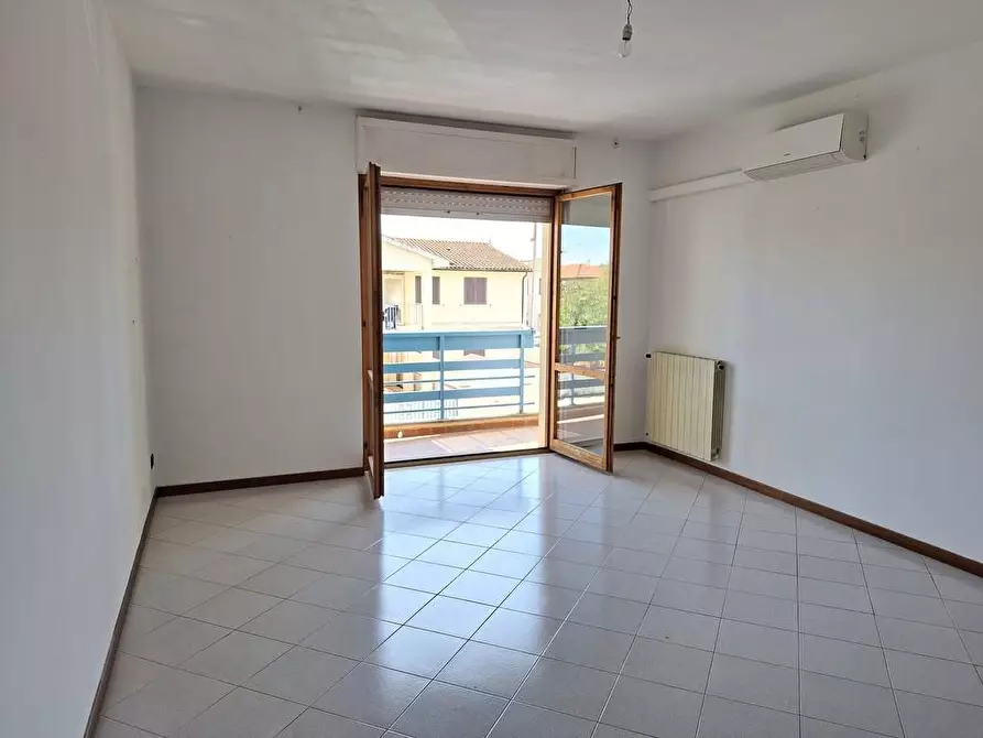 Immagine 8 di Appartamento in vendita  a Cecina