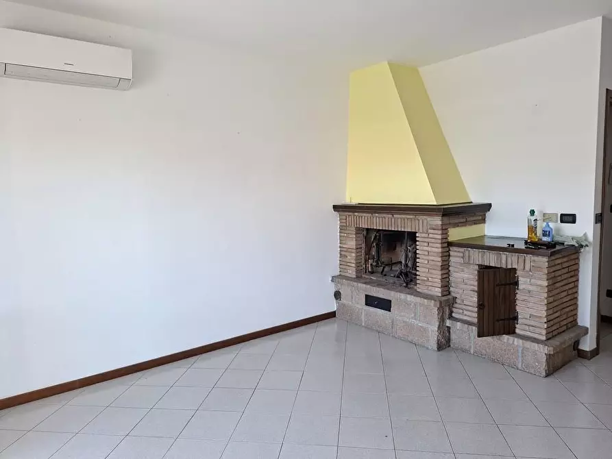 Immagine 3 di Appartamento in vendita  a Cecina