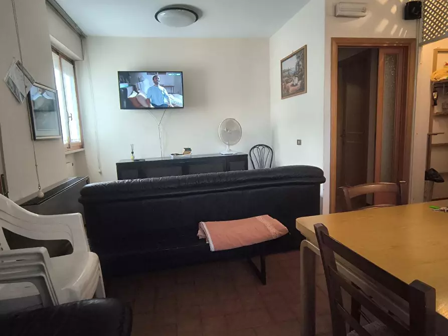 Immagine 1 di Appartamento in affitto  a Camaiore