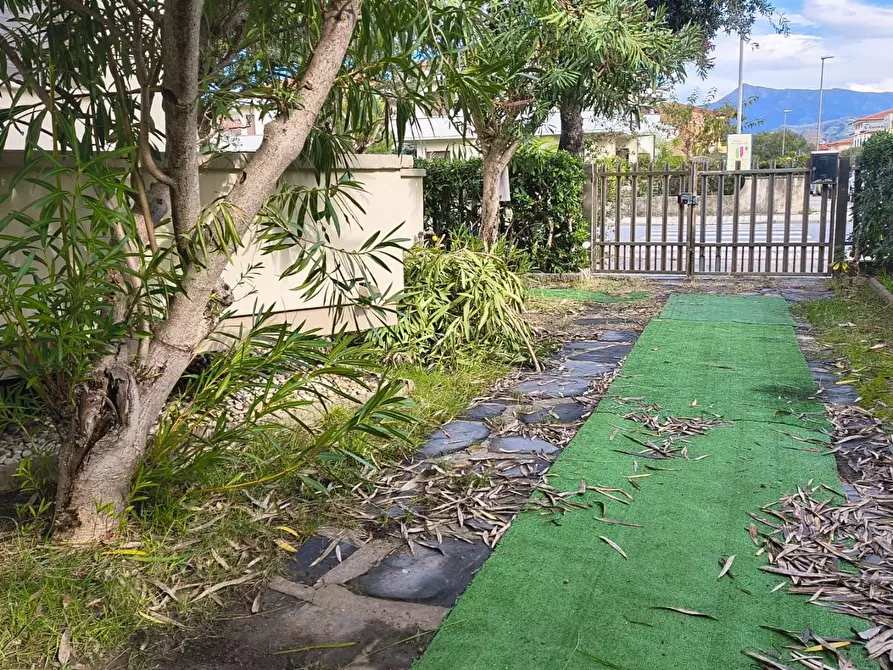 Immagine 9 di Appartamento in affitto  a Camaiore