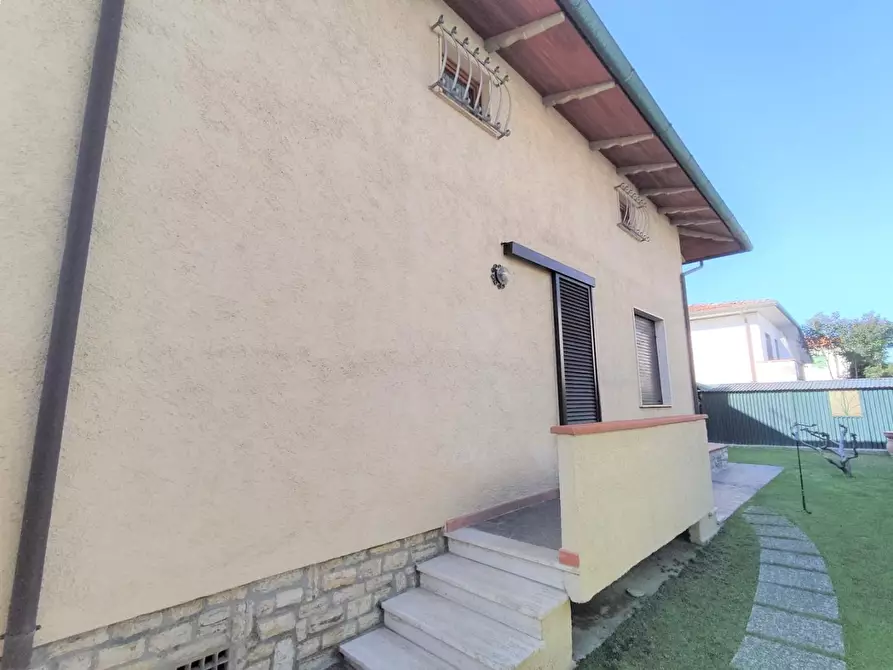 Immagine 5 di Casa indipendente in vendita  a Pietrasanta