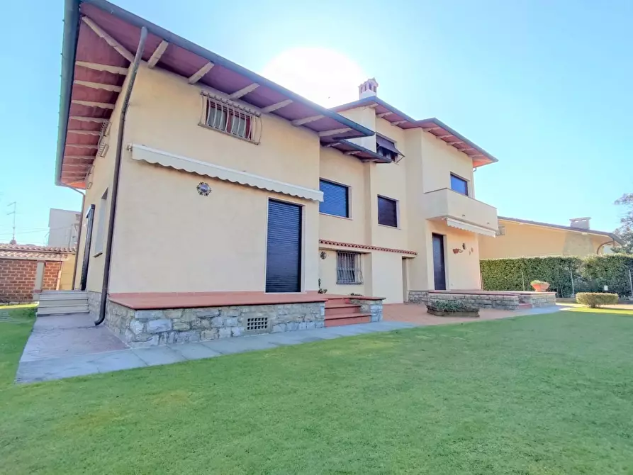 Immagine 4 di Casa indipendente in vendita  a Pietrasanta