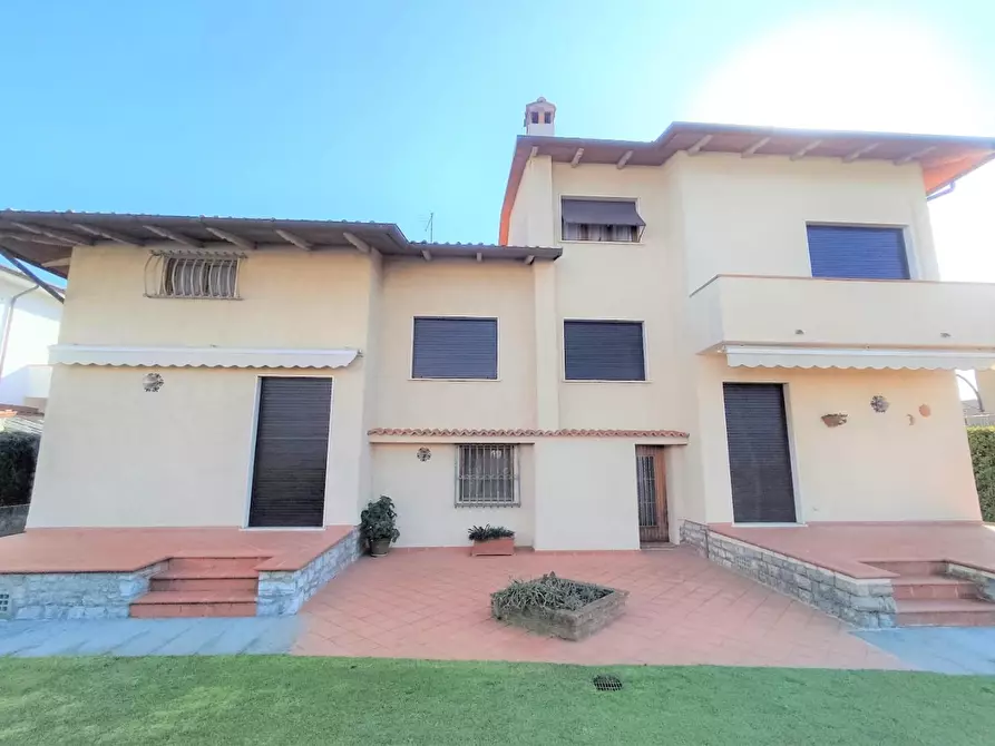 Immagine 1 di Casa indipendente in vendita  a Pietrasanta