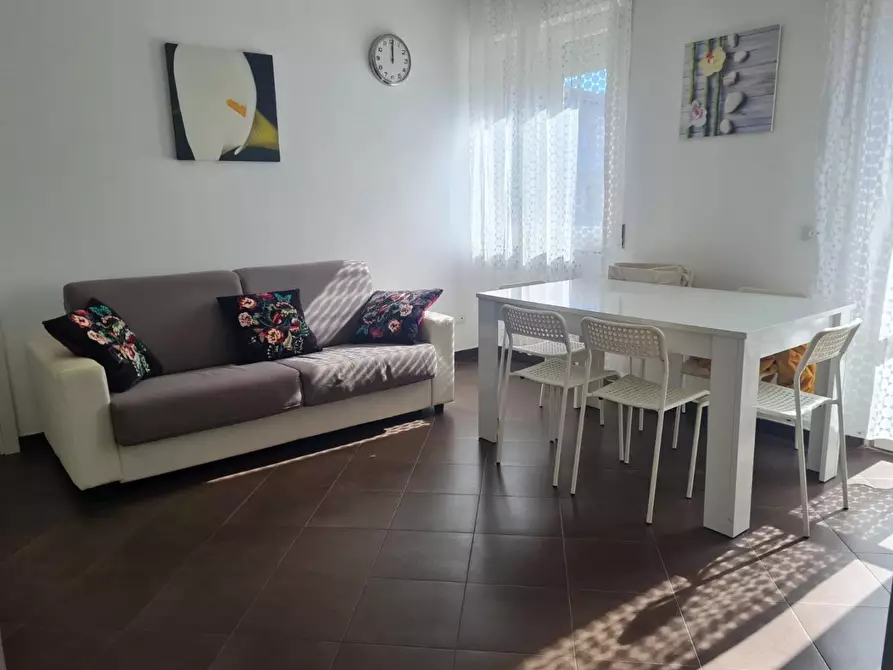 Immagine 1 di Appartamento in affitto  a Camaiore