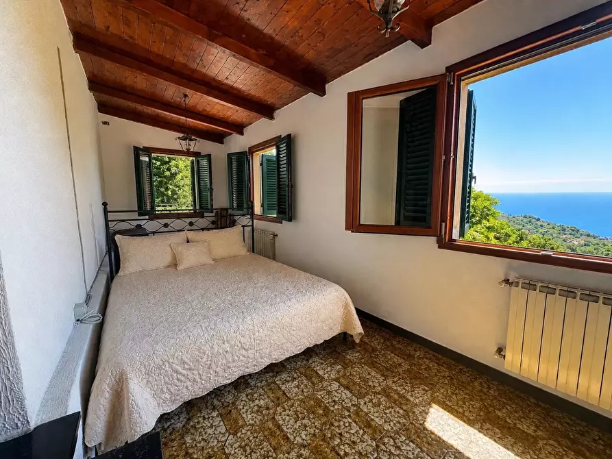 Immagine 36 di Casa semindipendente in vendita  a Vernazza